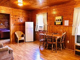 Green Gables Bungalow Court