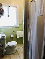 Green Gables Bungalow Court