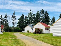 Green Gables Bungalow Court
