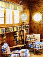 Green Gables Bungalow Court