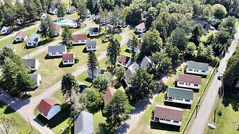 Green Gables Bungalow Court