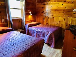 Green Gables Bungalow Court