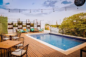 Nomads Hotel & Rooftop pool