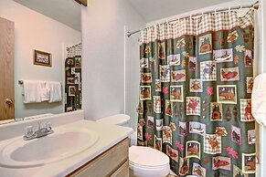 Front-row Access To Historic Breck 2br 1.5ba Sleeps 8 2 Bedroom Condo 