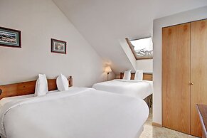 Front-row Access To Historic Breck 2br 1.5ba Sleeps 8 2 Bedroom Condo 