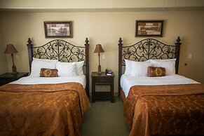 Well Equipped Condo with Balcony Overlooking Pool by RedAwning - Save 