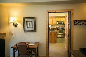 Silverado Lodge Rustic Condo with Private Balcony by RedAwning - Save 