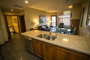 Fully Equipped in the Heart of Canyons Village by RedAwning - Save 20%