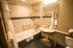 Fully Equipped in the Heart of Canyons Village by RedAwning - Save 20%