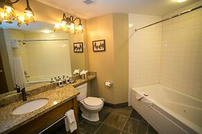 Sundial Lodge Condo Steps from Red Pine Gondola by RedAwning - Save 20