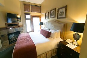 Rustic Lofted Steps from Mountain Adventure by RedAwning - Save 20% on