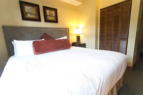 Rustic Lofted Steps from Mountain Adventure by RedAwning - Save 20% on