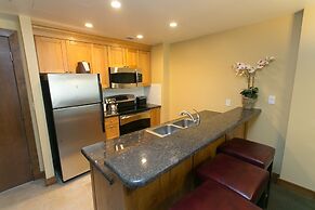 Rustic Lofted Steps from Mountain Adventure by RedAwning - Save 20% on