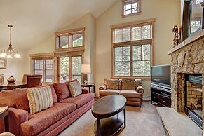 Vaulted Ceilings+rustic Luxury 2 Blocks To Main St- Sleeps 6 2 Bedroom