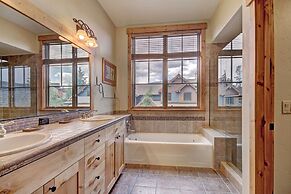 Vaulted Ceilings+rustic Luxury 2 Blocks To Main St- Sleeps 6 2 Bedroom