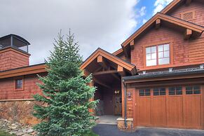 Vaulted Ceilings+rustic Luxury 2 Blocks To Main St- Sleeps 6 2 Bedroom