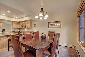 Vaulted Ceilings+rustic Luxury 2 Blocks To Main St- Sleeps 6 2 Bedroom