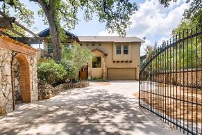 Luxury 4 Bedroom Home in Central Austin