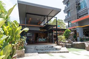 OYO 792 Omsaga Phuket Hotel