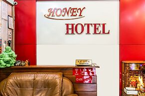 Honey Hotel