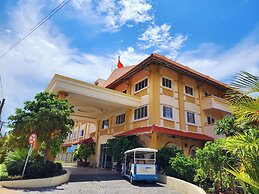 Tan Son Nhat Con Dao Resort