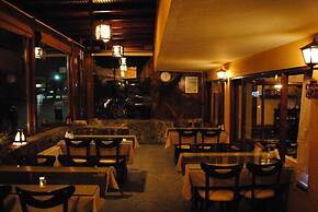 Cem Hotel