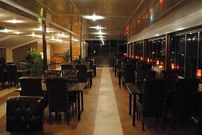 Cem Hotel