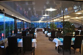 Cem Hotel