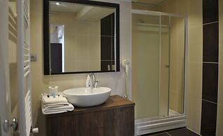 Cem Hotel