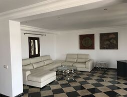 InstaStay Front line Harbor Apartment