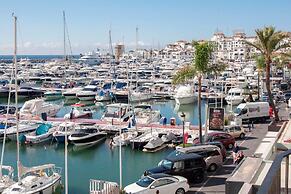 InstaStay Front line Harbor Apartment