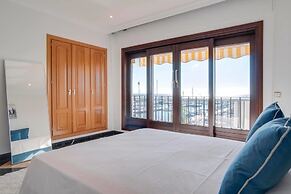 InstaStay Front line Harbor Apartment