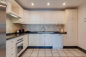 InstaStay Front line Harbor Apartment