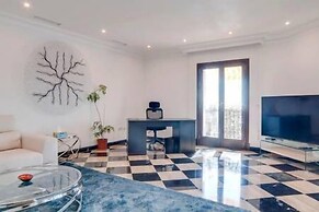 InstaStay Front line Harbor Apartment