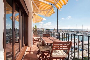 InstaStay Front line Harbor Apartment