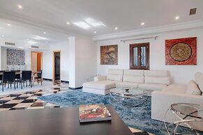 InstaStay Front line Harbor Apartment