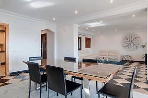 InstaStay Front line Harbor Apartment