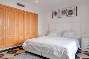 InstaStay Front line Harbor Apartment