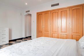 InstaStay Front line Harbor Apartment