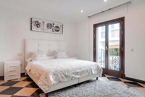 InstaStay Front line Harbor Apartment