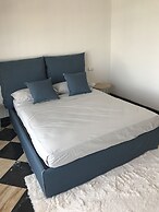 InstaStay Front line Harbor Apartment