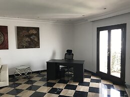 InstaStay Front line Harbor Apartment