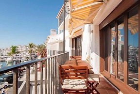 InstaStay Front line Harbor Apartment