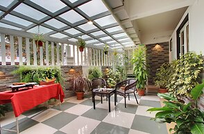 White Castle  (Boutique Apartment Hotel)