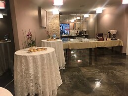 Yucel Hotel