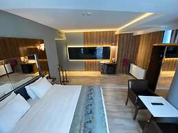 Yucel Hotel