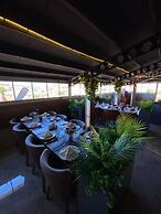 Yucel Hotel
