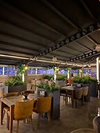Yucel Hotel