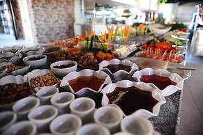 Yucel Hotel