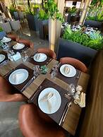 Yucel Hotel